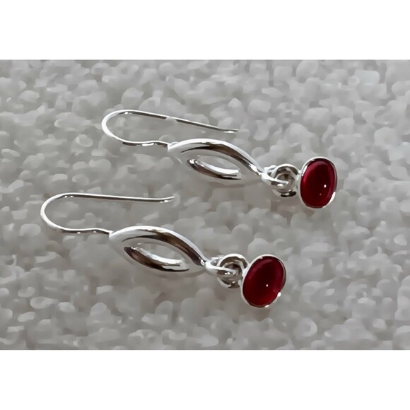 Gennaro Silvertone Red Glass Cabachon Dangle Earrings 1.5 in NWT - Picture 7 of 11